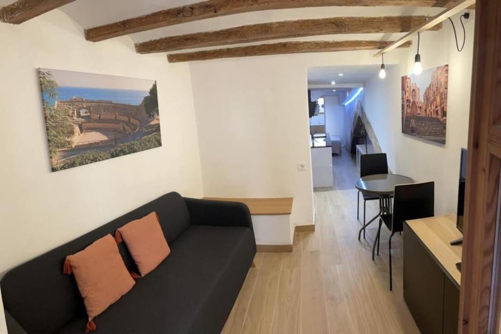 Appartamento Casa Ferrers Piso 1. Loft En El Centro Tarragona Esterno foto